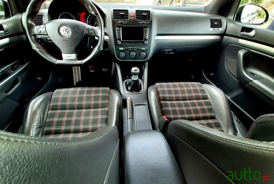 2007' Volkswagen Golf photo #4