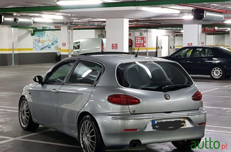 2002' Alfa Romeo 147 photo #2