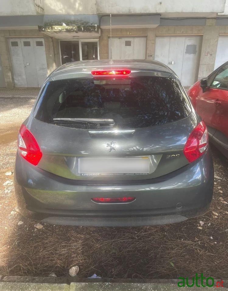 2013' Peugeot 208 photo #3