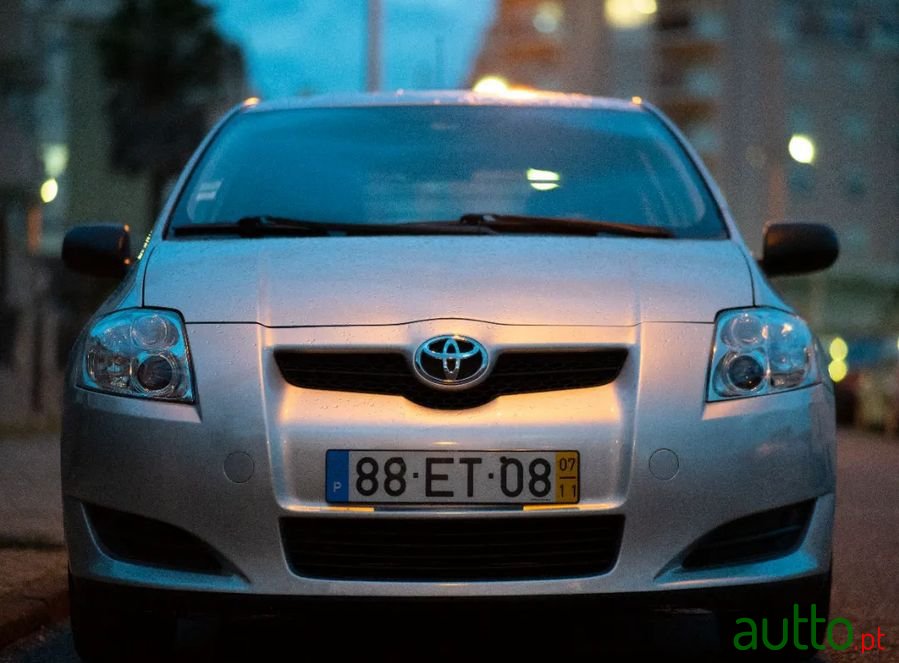2007' Toyota Auris photo #1