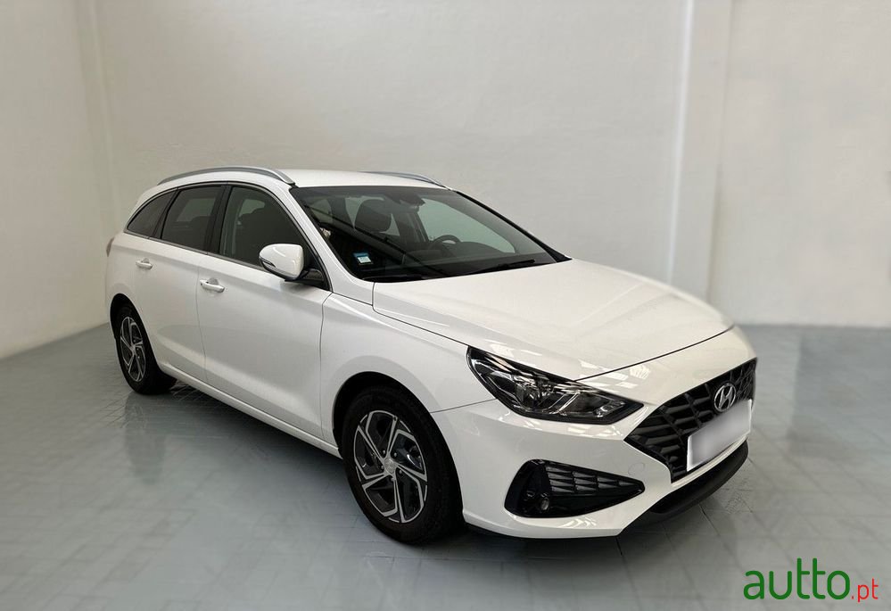 2023' Hyundai i30 Sw photo #3