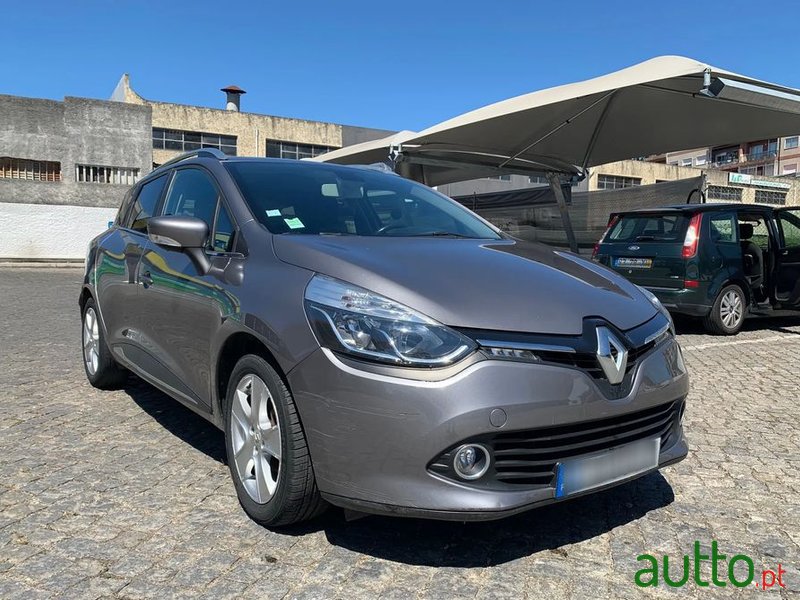 2016' Renault Clio Sport Tourer photo #2