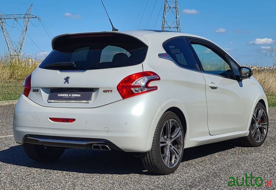 2014' Peugeot 208 photo #2