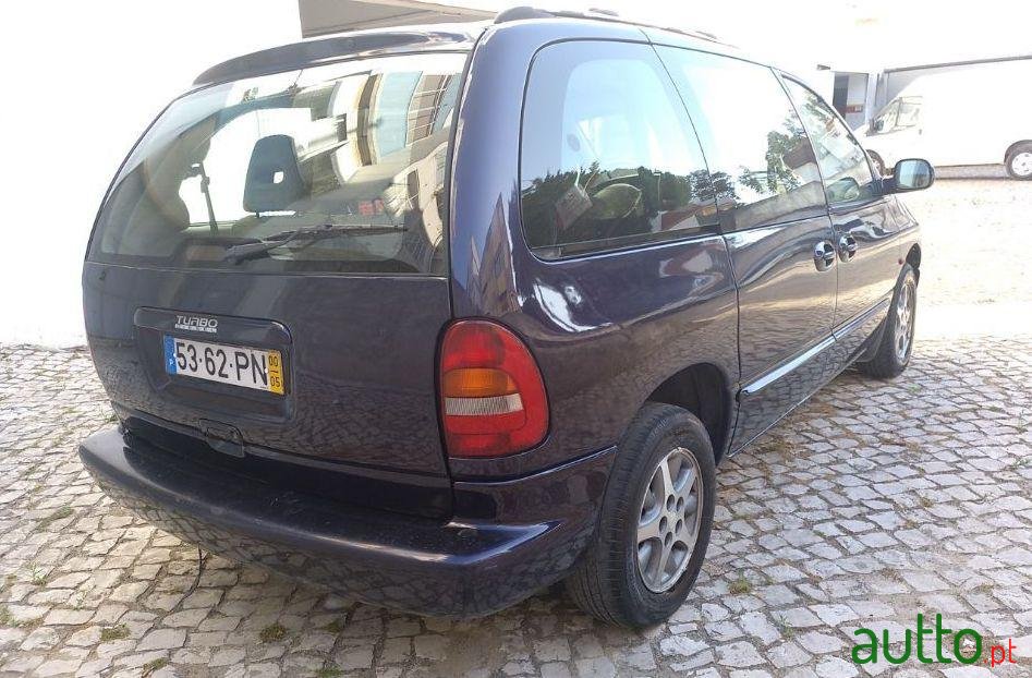 2000' Chrysler Voyager photo #4