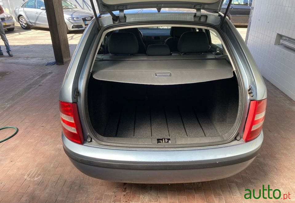 2006' Skoda Fabia Break photo #4