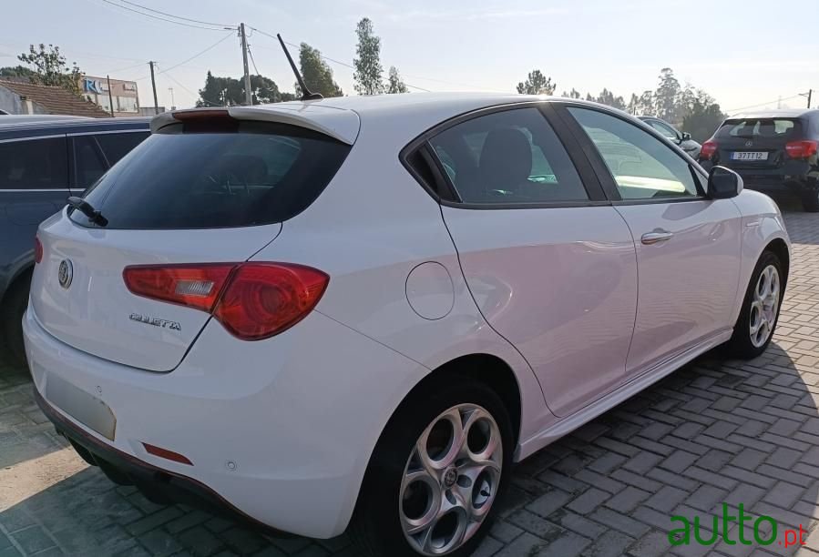 2019' Alfa Romeo Giulietta 1.6 Jtdm Tct photo #5