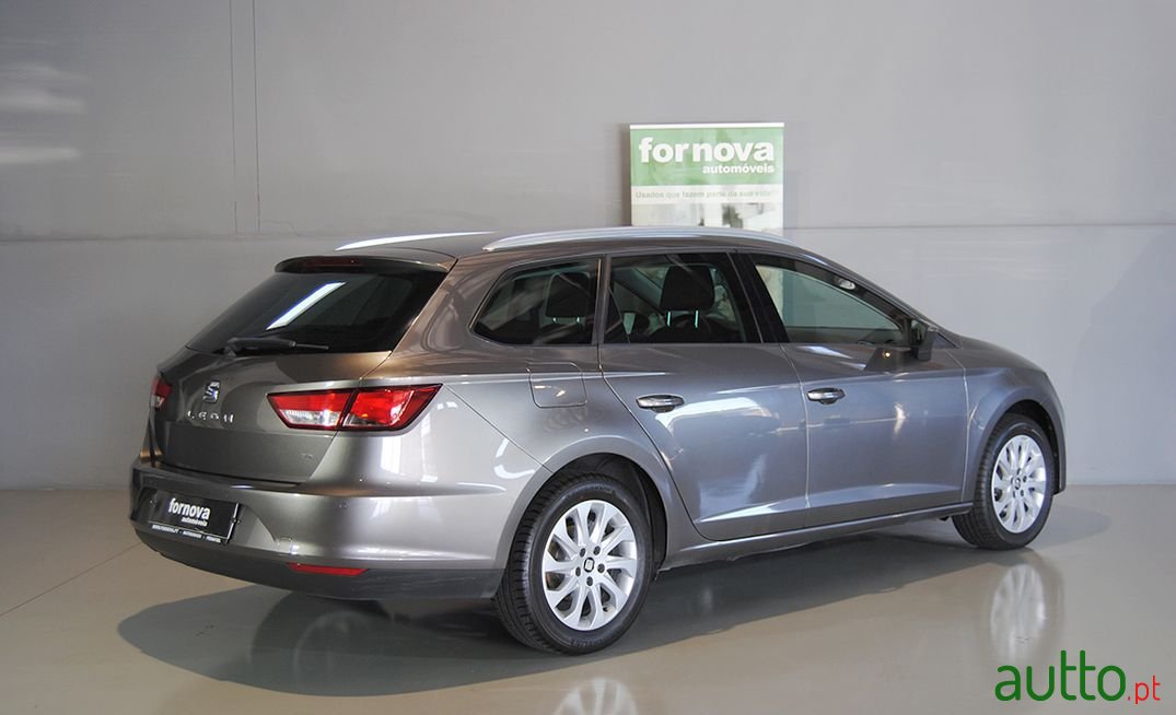 2014' SEAT Leon-St photo #5