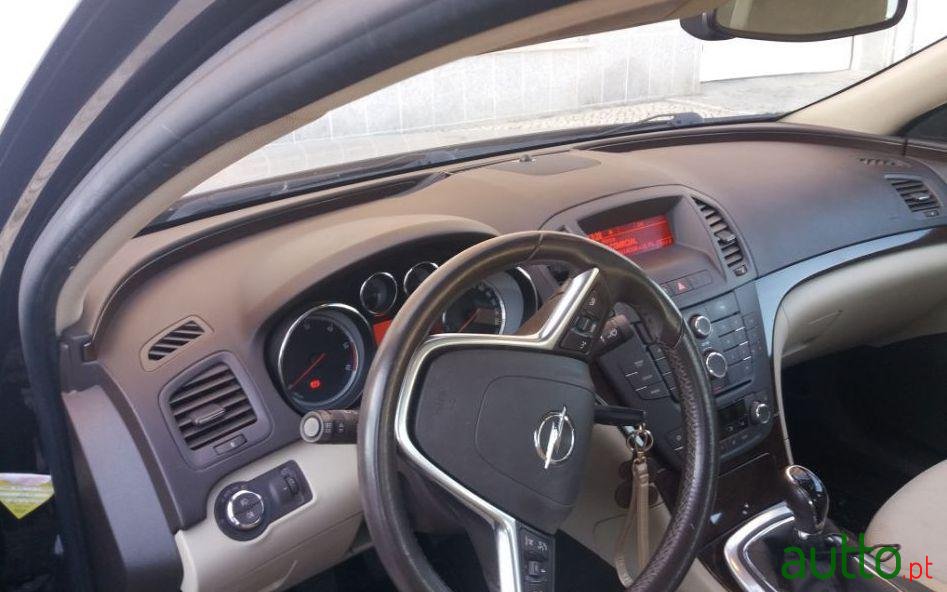 2011' Opel Insignia 2.0 Cdti Cosmo photo #2