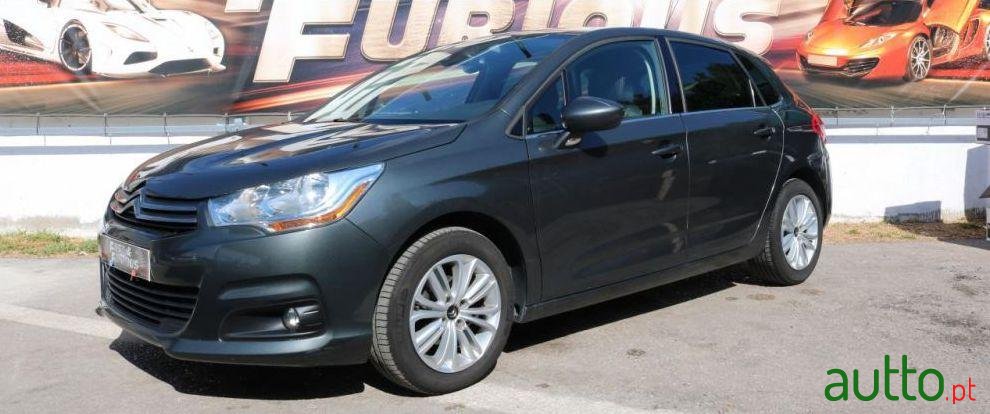 2014' Citroen C4 1.6 Hdi Attraction photo #2