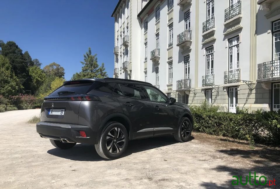2020' Peugeot 2008 photo #2