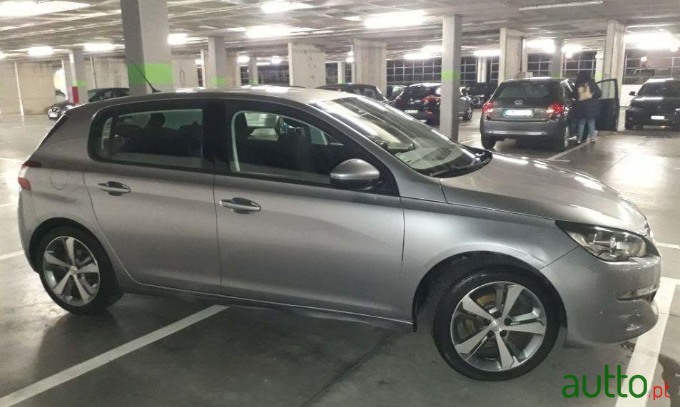 2013' Peugeot 308 photo #2