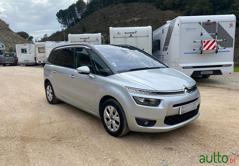 2014' Citroen C4 Grand Picasso photo #2