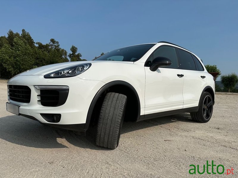 2016' Porsche Cayenne photo #5