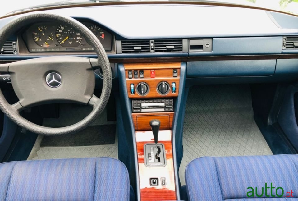 1990' Mercedes-Benz 300 photo #6