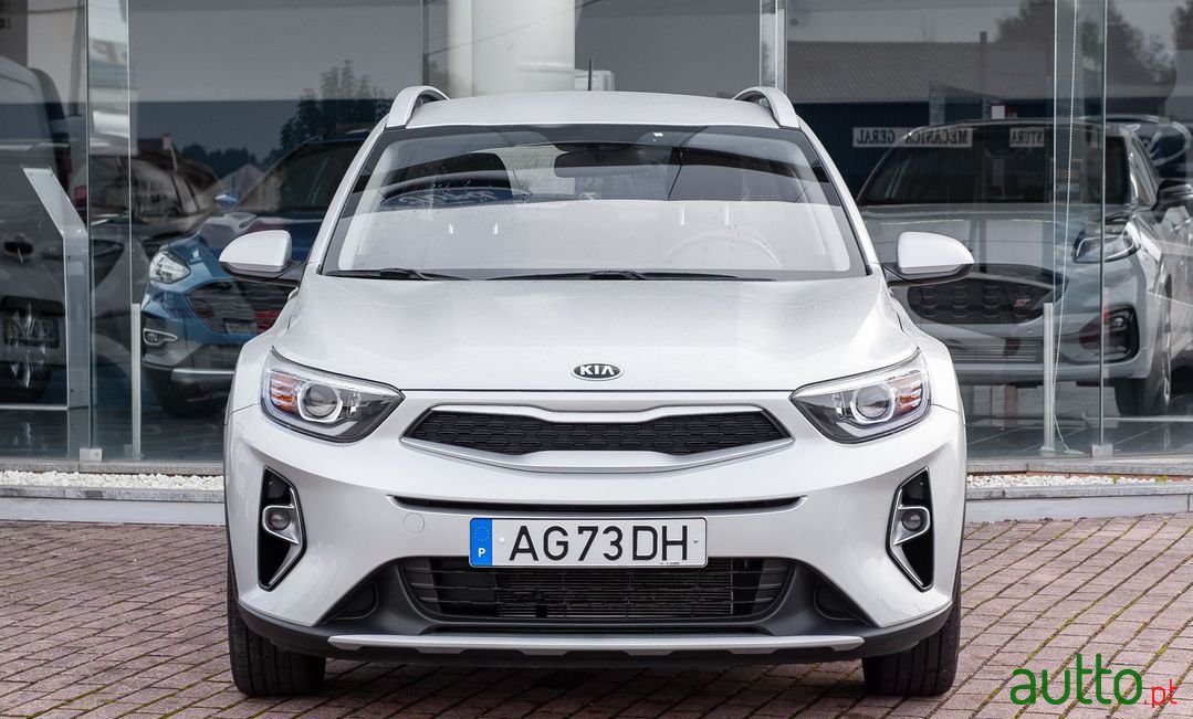 2021' Kia Stonic photo #3