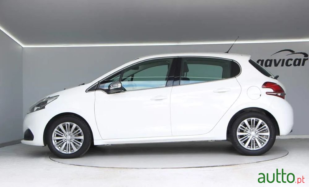 2018' Peugeot 208 photo #3