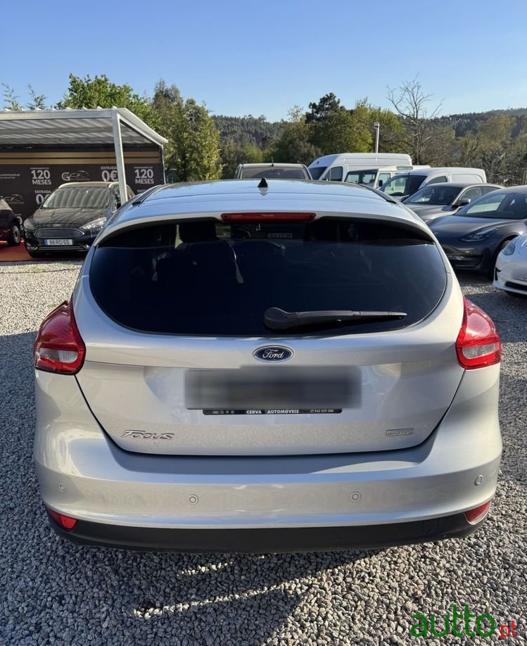2015' Ford Focus photo #5
