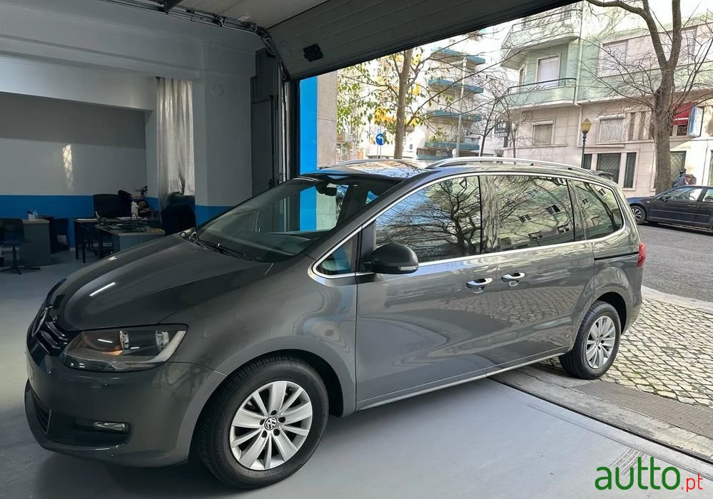 2019' Volkswagen Sharan photo #1