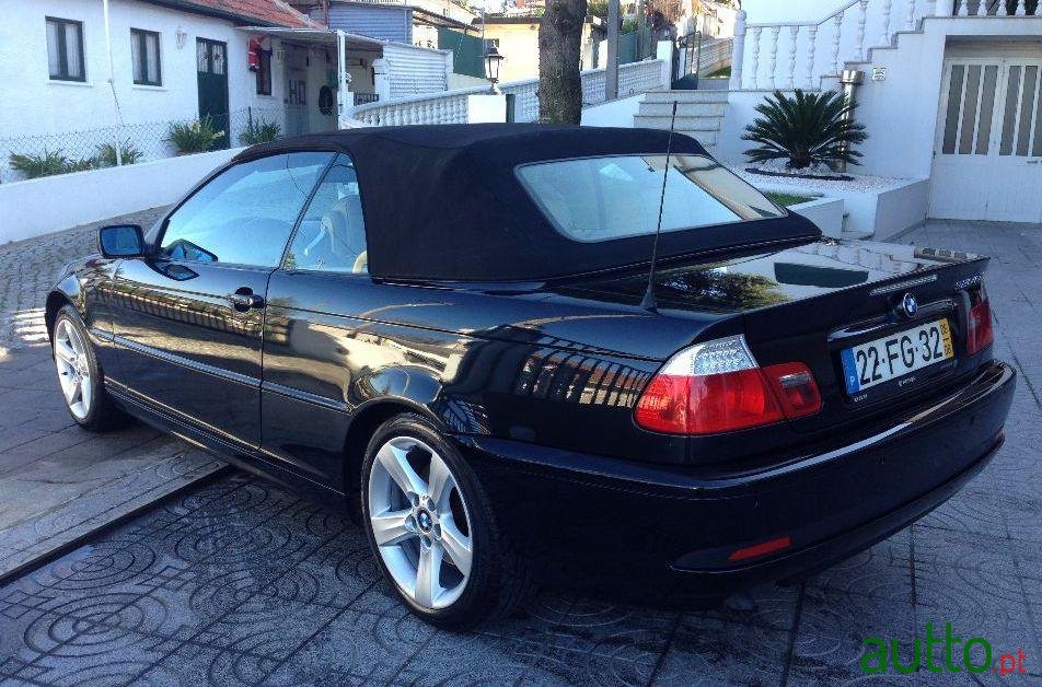 2006' BMW 320 Cd Cabrio photo #1