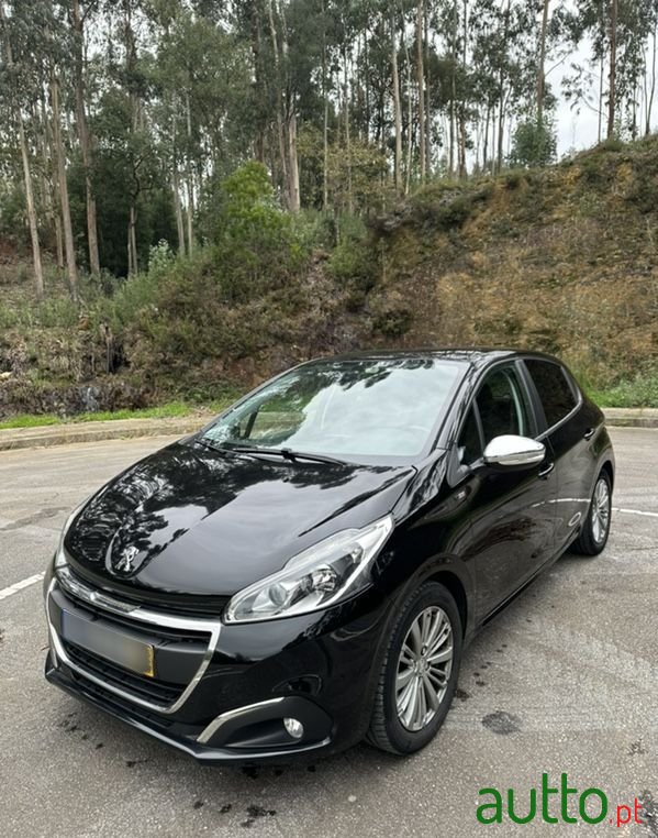 2016' Peugeot 208 photo #1