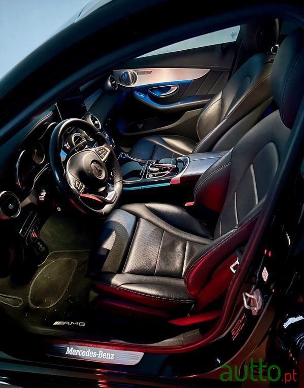 2015' Mercedes-Benz C 300 photo #2