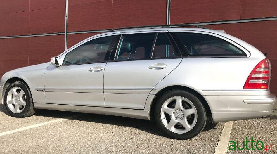 2003' Mercedes-Benz C-220 Cdi Avantgarde photo #2