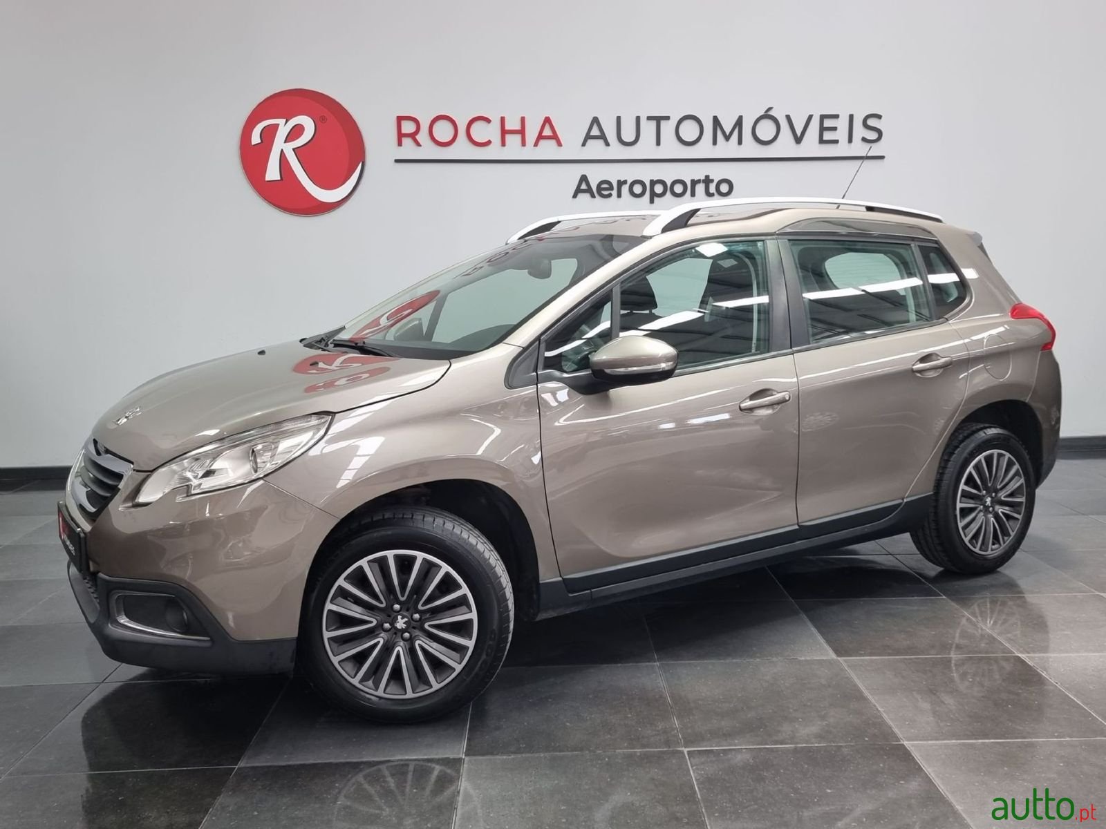 2014' Peugeot 2008 photo #1