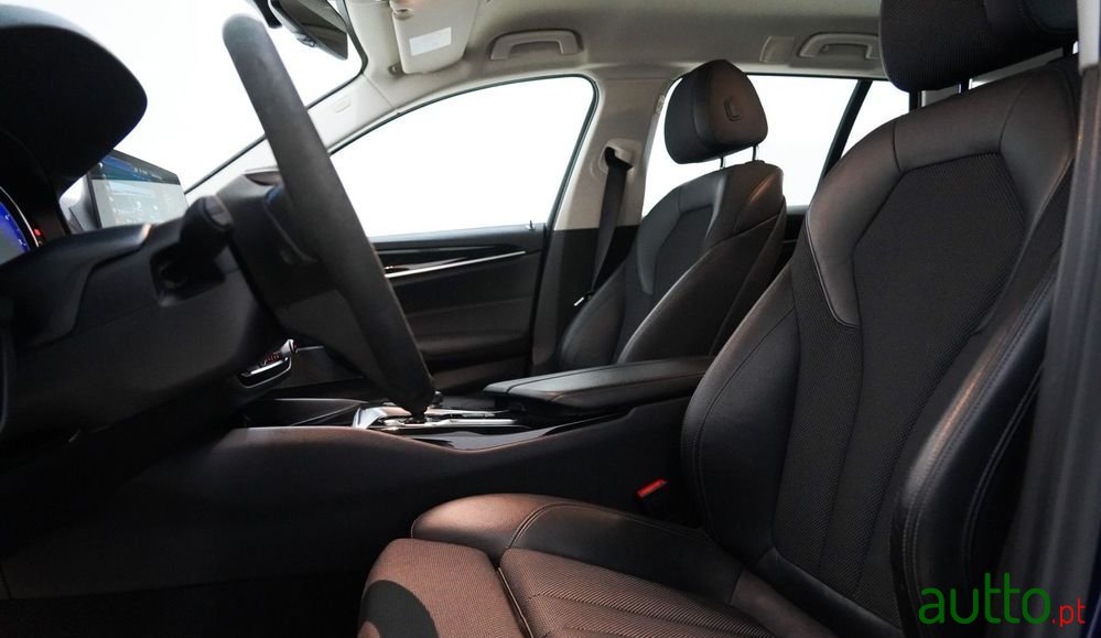 2017' BMW Série 5 photo #6