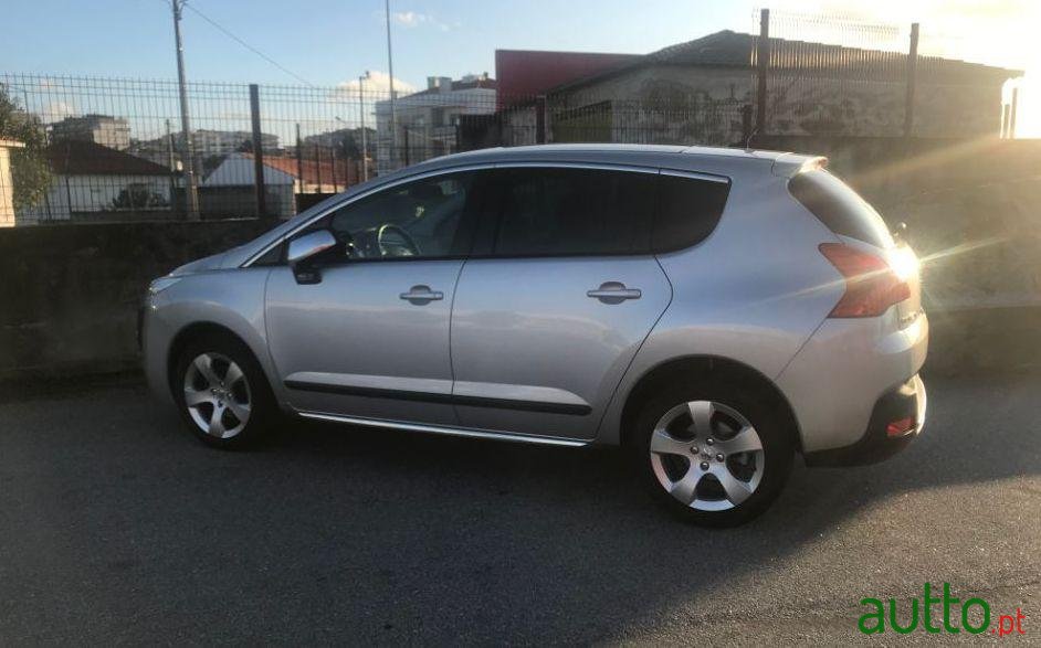 2011' Peugeot 3008 photo #2