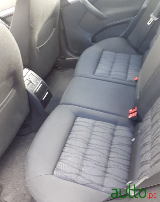 2009' Skoda Octavia Break photo #3