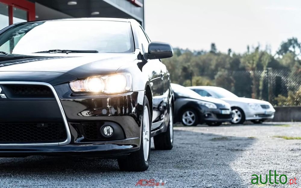 2010' Mitsubishi Lancer Sportback photo #2