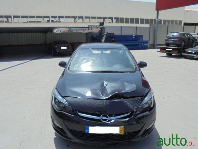 2015' Opel Astra 1.3 Cdti Cosmo Start/Stop photo #2