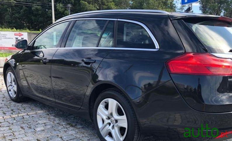 2010' Opel Insignia photo #4