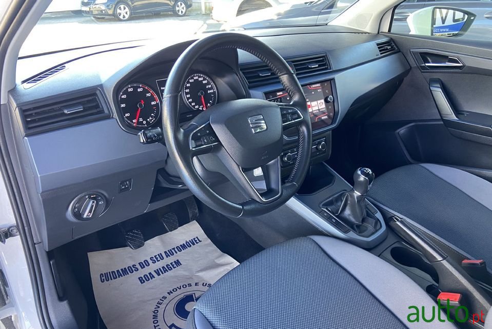 2020' SEAT Arona photo #2