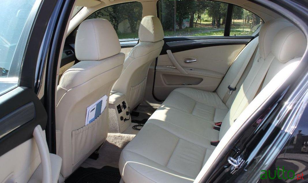 2007' BMW 520 D photo #4