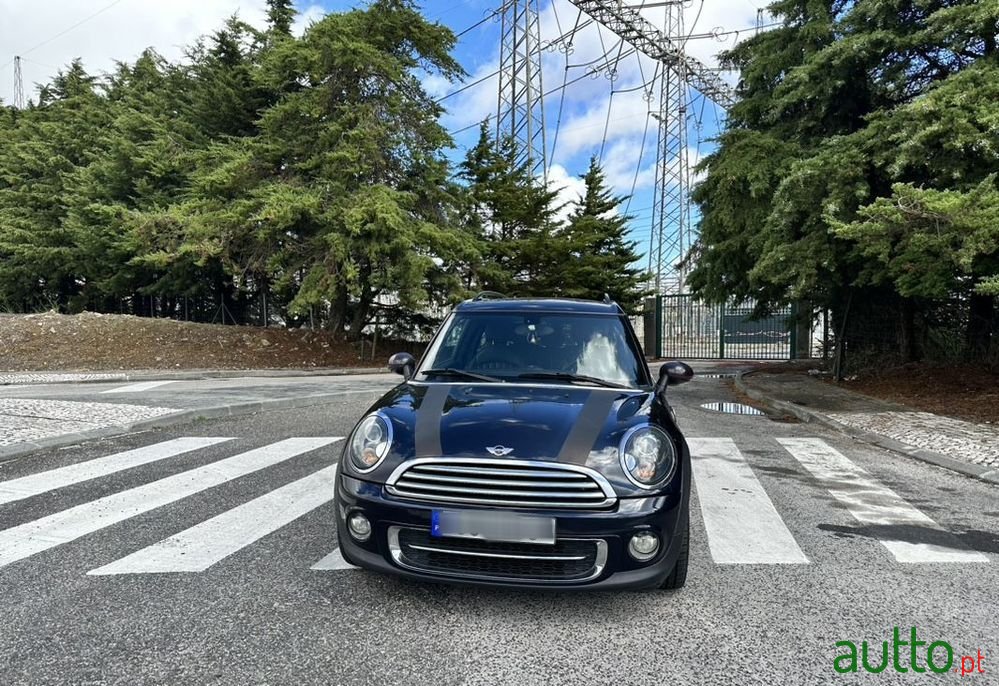 2011' MINI Clubman Cooper D photo #2