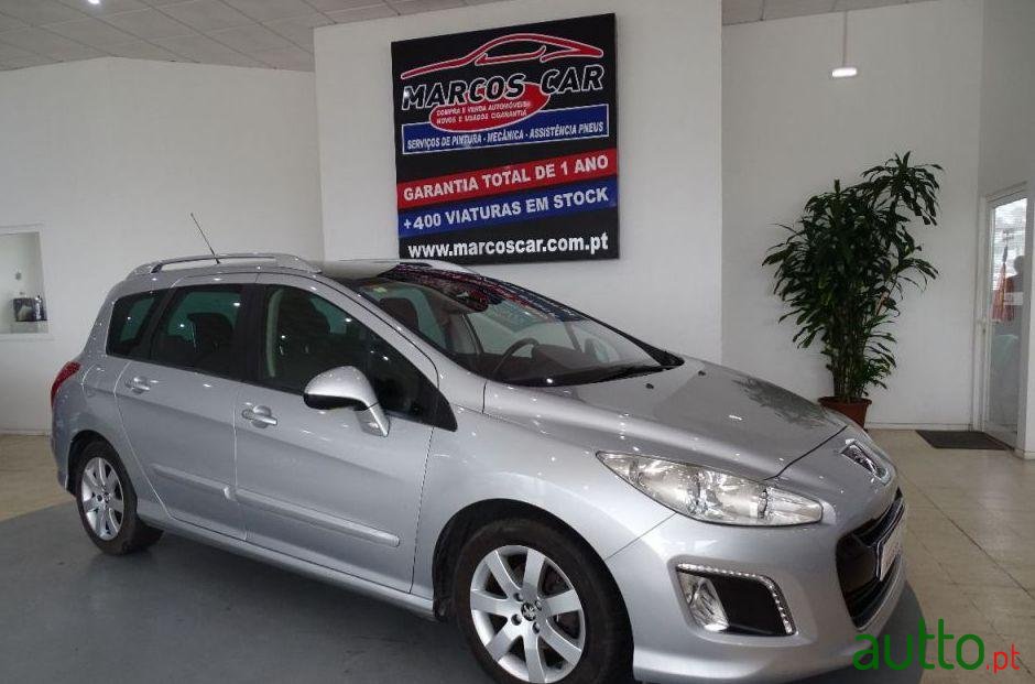 2012' Peugeot 308 Sw photo #3