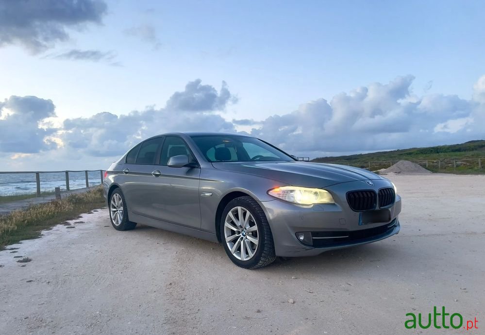 2013' BMW 520 D Auto photo #2