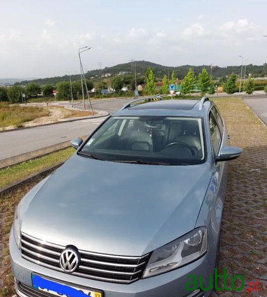 2012' Volkswagen Passat Variant photo #2