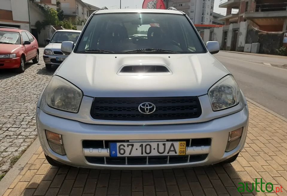 2002' Toyota RAV4 photo #2