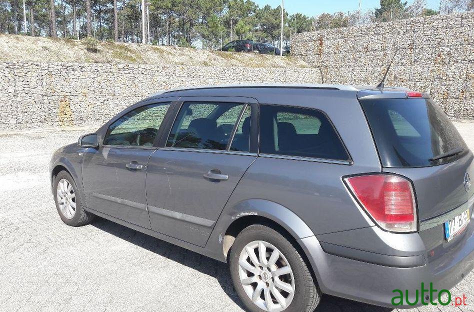 2006' Opel Astra-Caravan 1.3 Cdti Cosmo photo #2