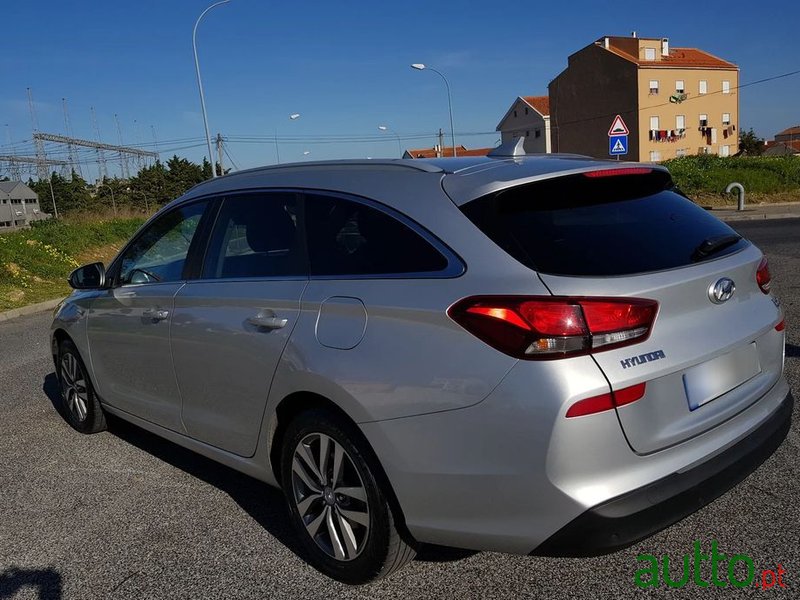 2019' Hyundai i30 Sw photo #4