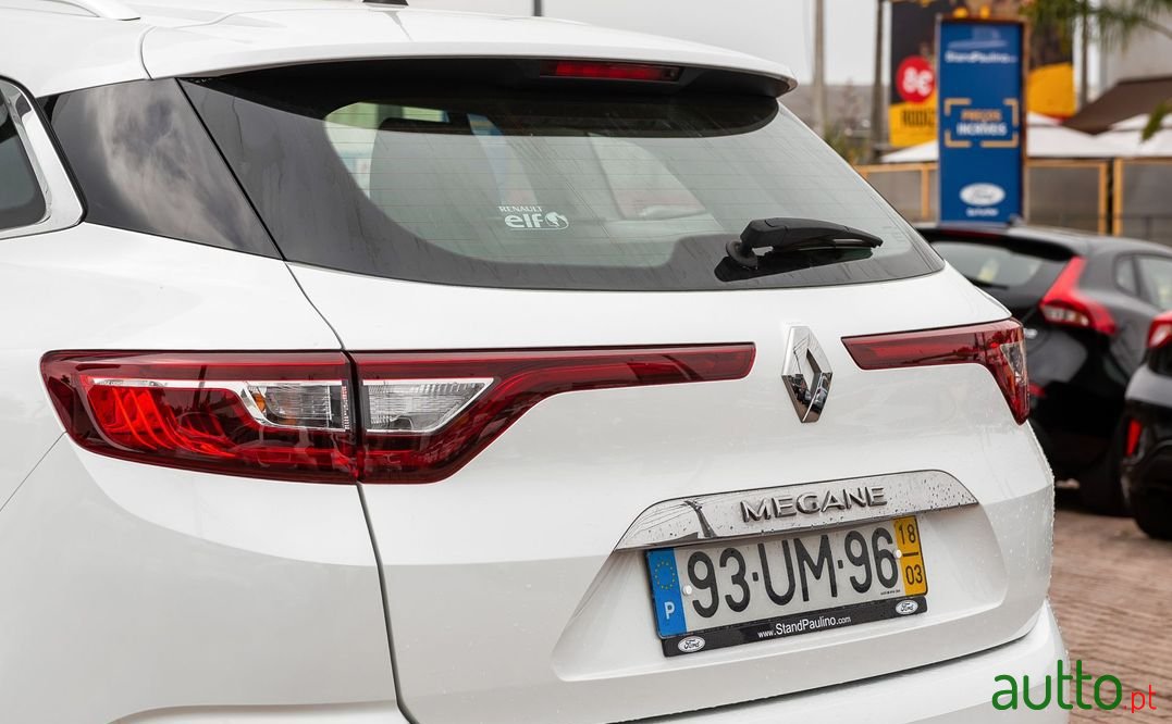 2018' Renault Megane Sport Tourer photo #5