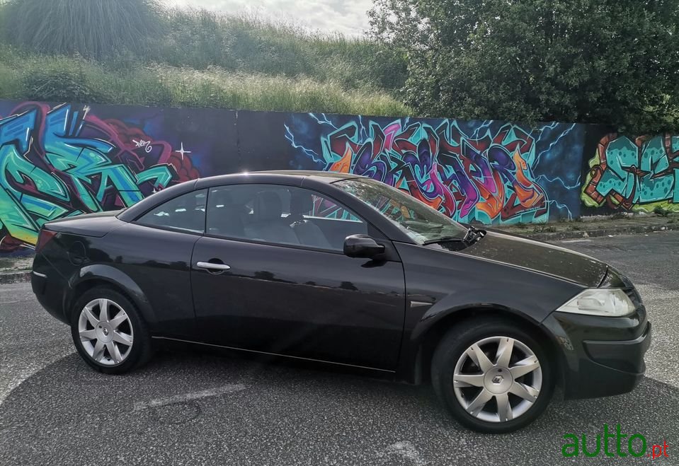 2007' Renault Megane photo #2