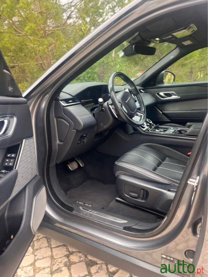 2018' Land Rover Range Rover Velar photo #4