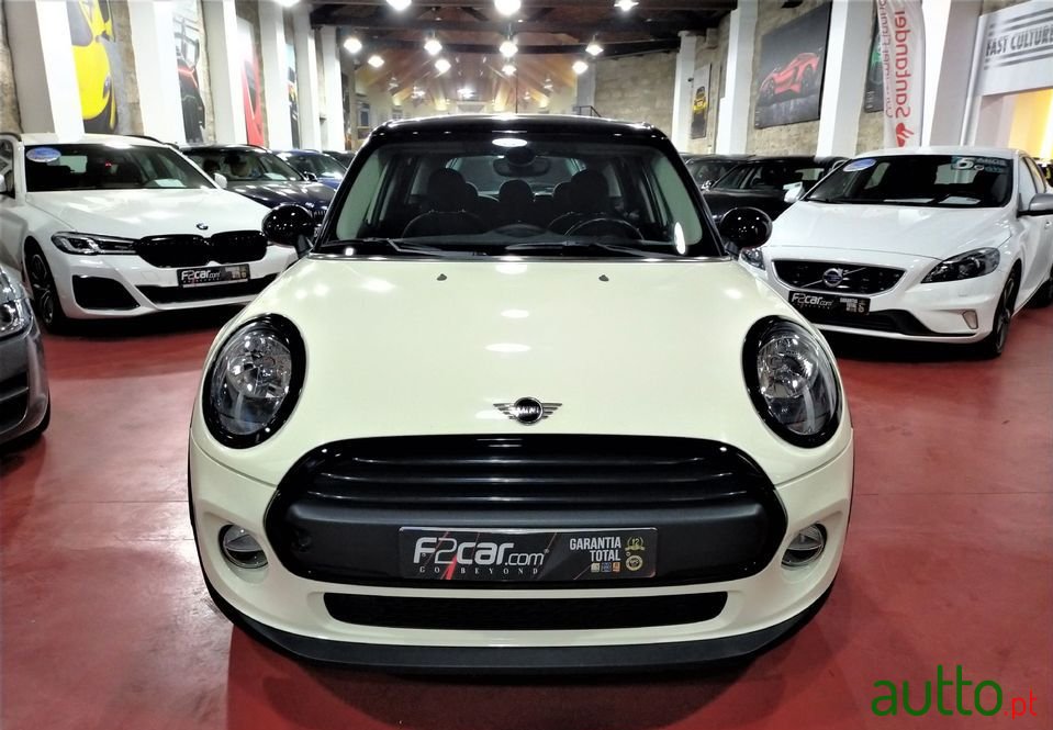 2019' MINI One photo #3