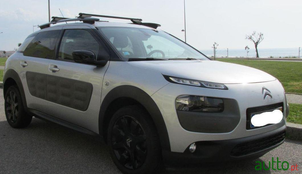 2015' Citroen C4 Cactus photo #2