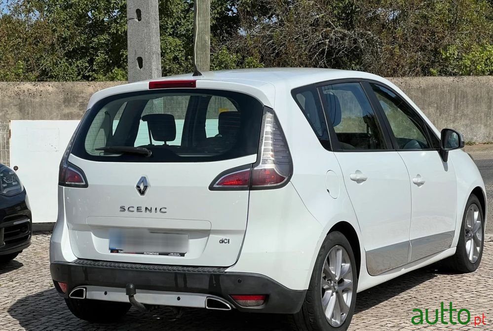 2013' Renault Scenic 1.5 Dci Sport Ss photo #2