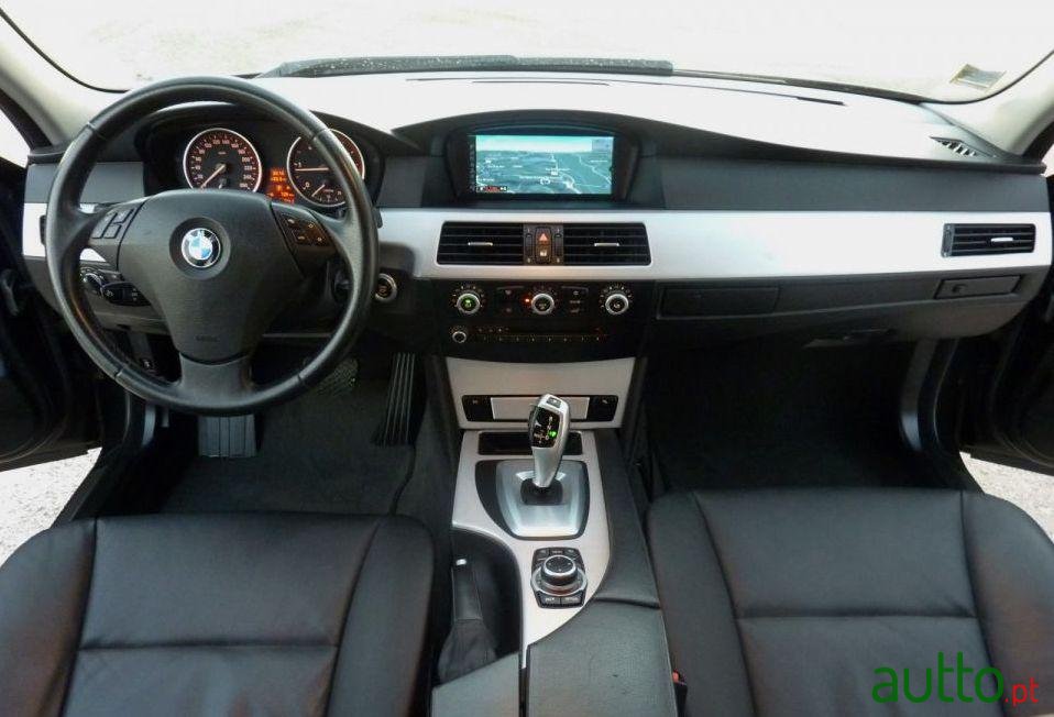 2010' BMW 520 Da Touring Executive photo #3