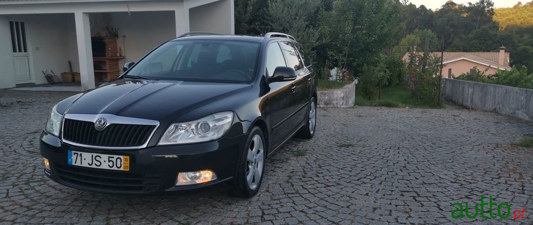 2010' Skoda Octavia Break photo #3